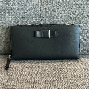 Coach Darcy Black Wallet with Bow Accent NWOT